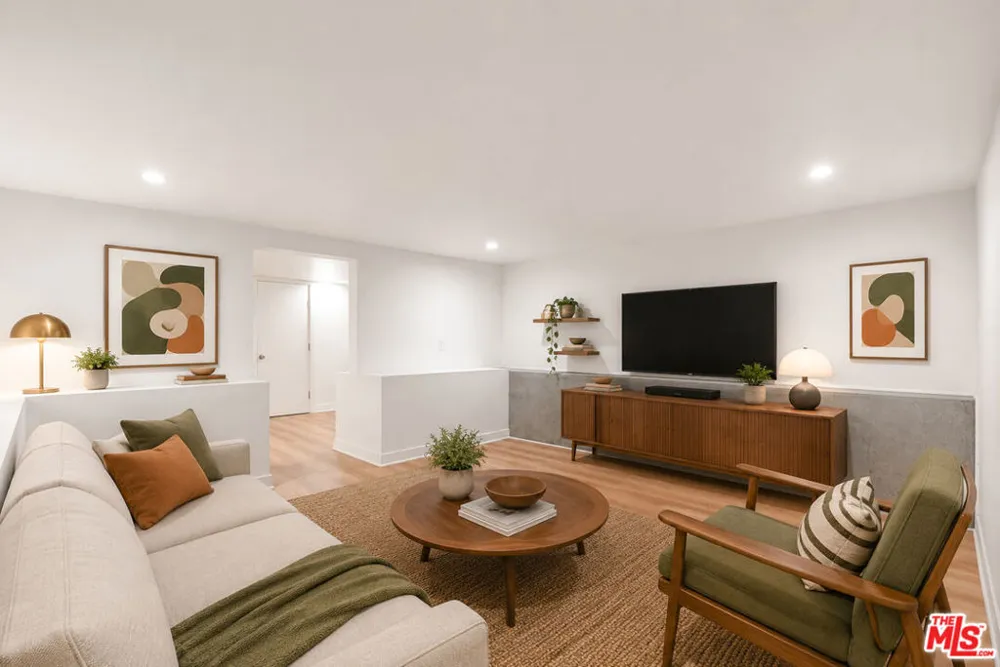2240 Ewing Street Los Angeles, CA 90039