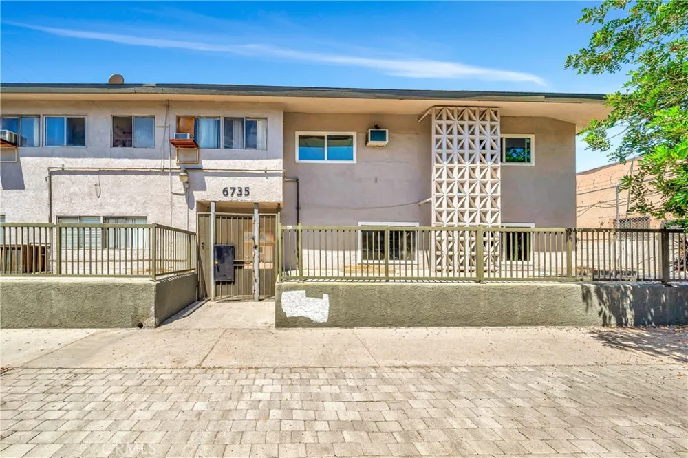 6735 Elmer #4 North Hollywood, CA 91606