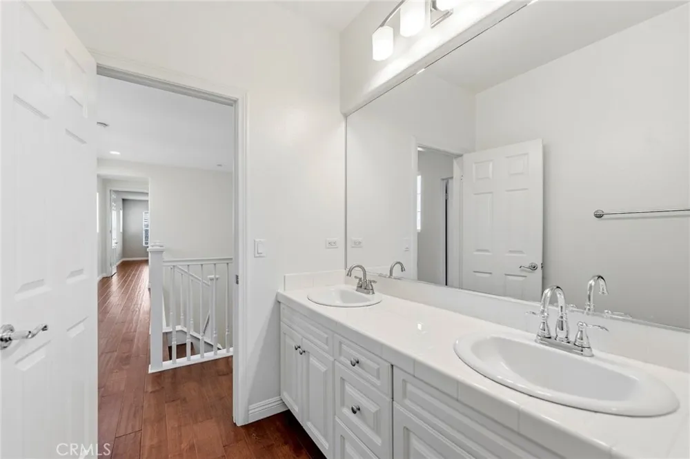 26807 Cottonwood Court Valencia, CA 91381