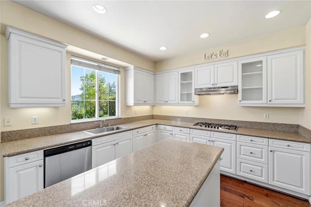 26807 Cottonwood Court Valencia, CA 91381