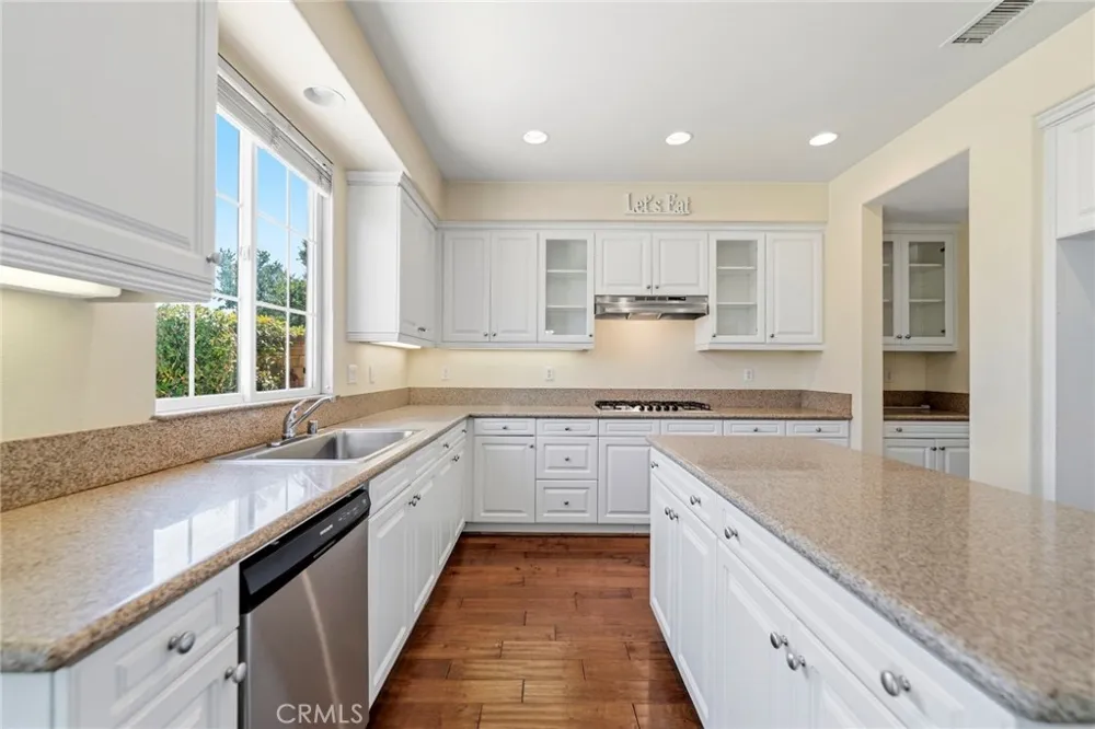 26807 Cottonwood Court Valencia, CA 91381