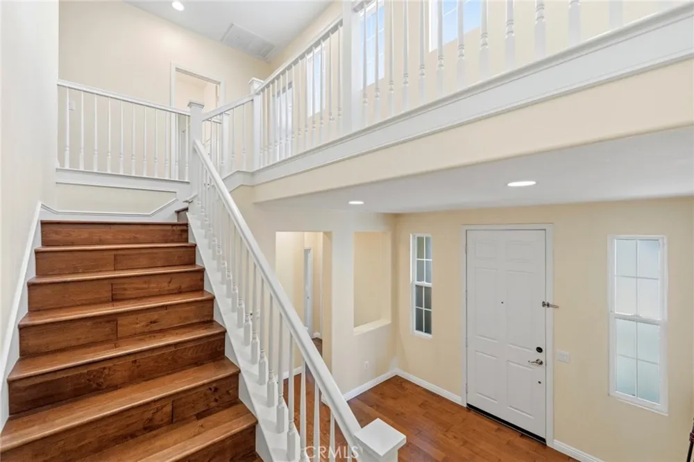 26807 Cottonwood Court Valencia, CA 91381