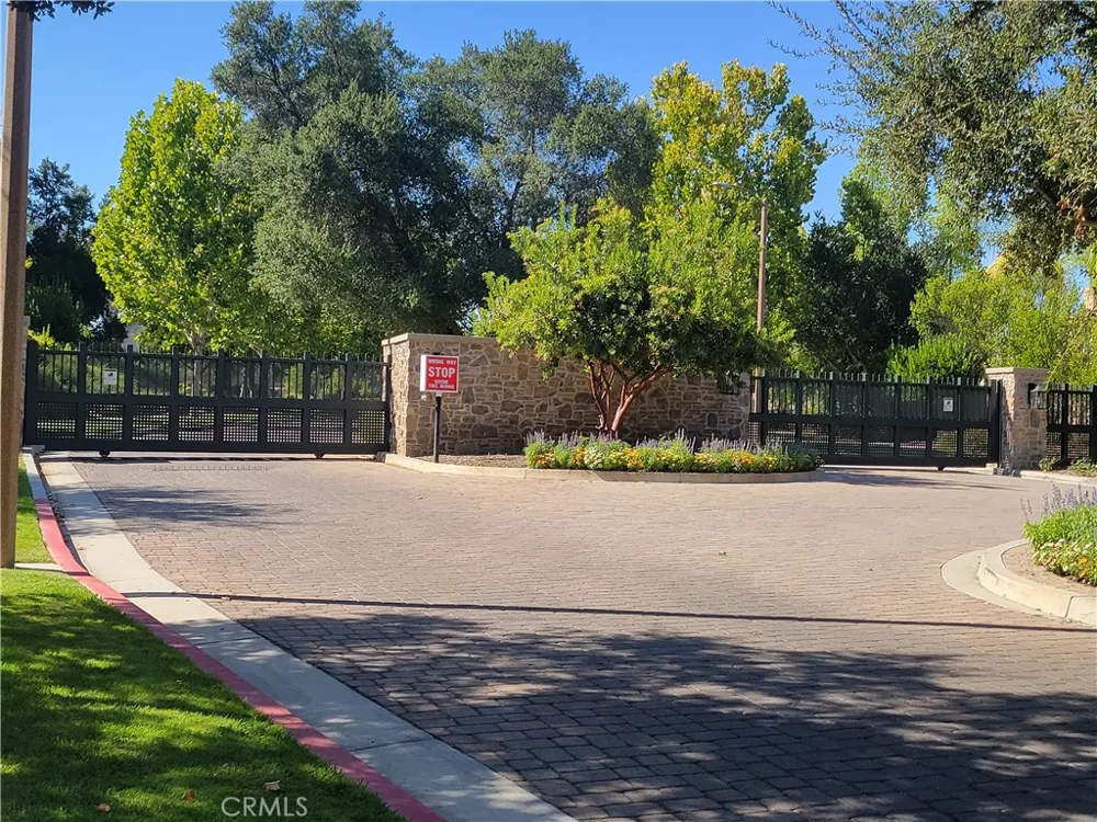 26807 Cottonwood Court Valencia, CA 91381
