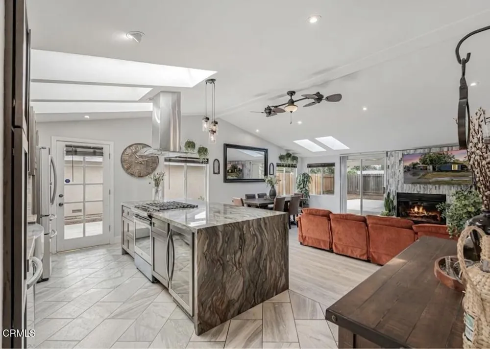 15638 Simonds Street Granada Hills, CA 91344