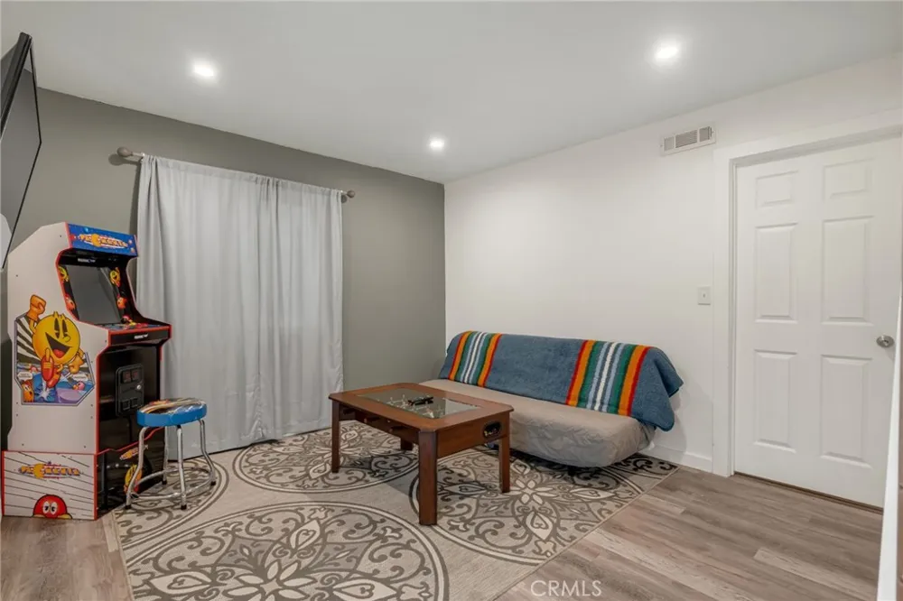 32061 Pine Cone Running Springs, CA 92382