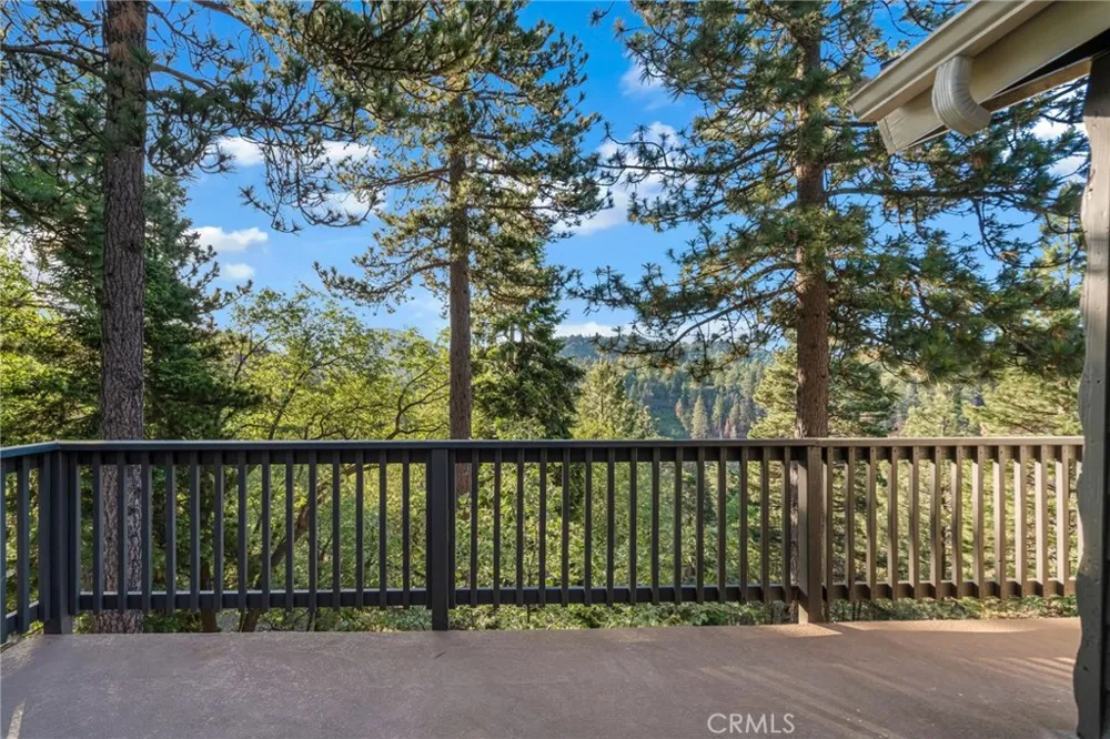 32061 Pine Cone Running Springs, CA 92382