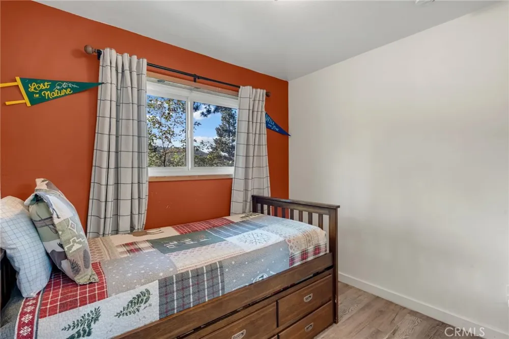 32061 Pine Cone Running Springs, CA 92382