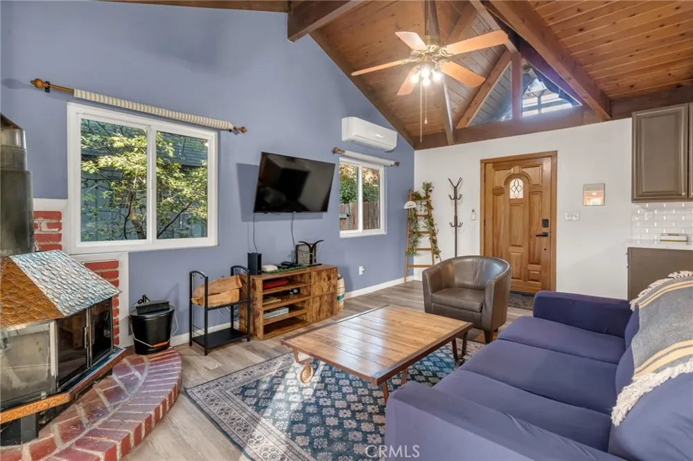 32061 Pine Cone Running Springs, CA 92382