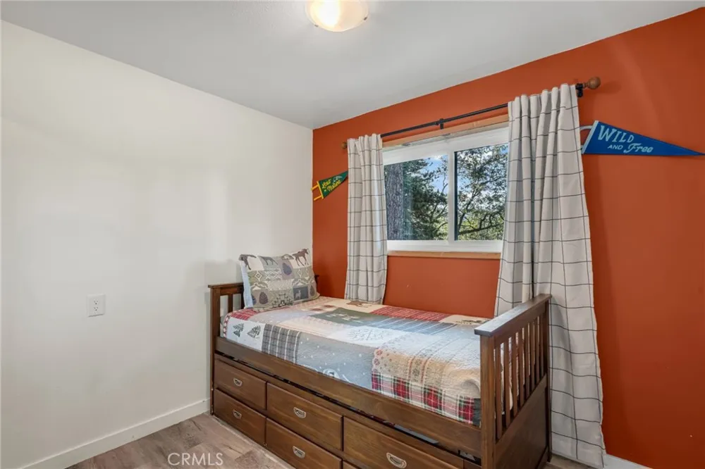 32061 Pine Cone Running Springs, CA 92382