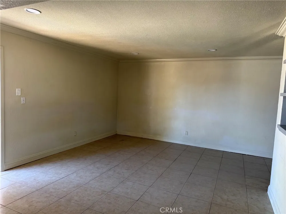 20930 Lone Eagle #2 Apple Valley, CA 92308