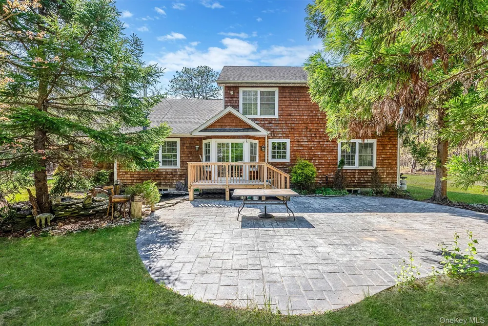 41 Cozine Road Manorville, NY 11949
