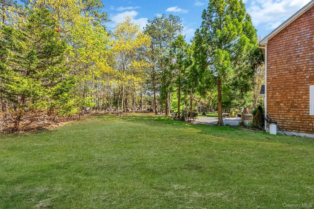41 Cozine Road Manorville, NY 11949