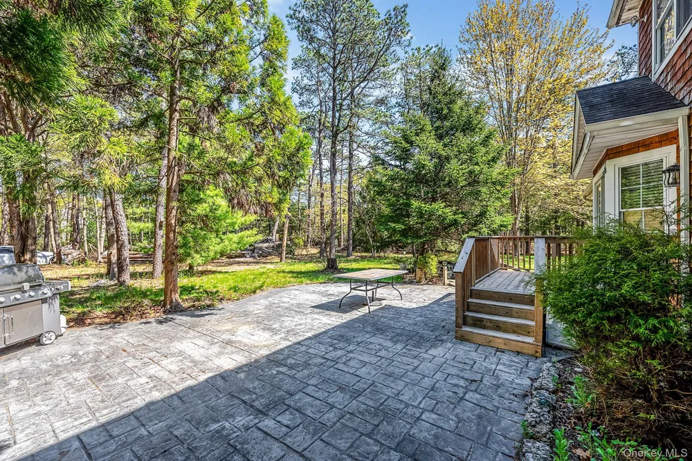 41 Cozine Road Manorville, NY 11949