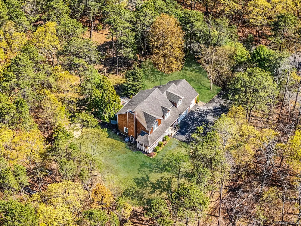 41 Cozine Road Manorville, NY 11949