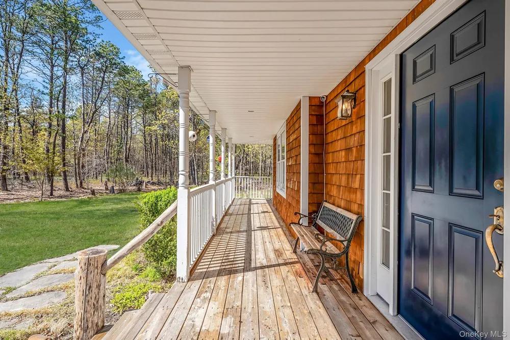 41 Cozine Road Manorville, NY 11949