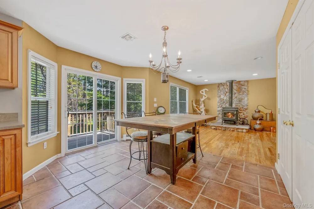 41 Cozine Road Manorville, NY 11949