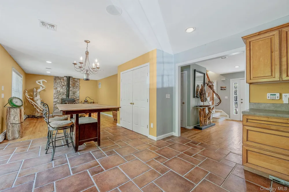 41 Cozine Road Manorville, NY 11949