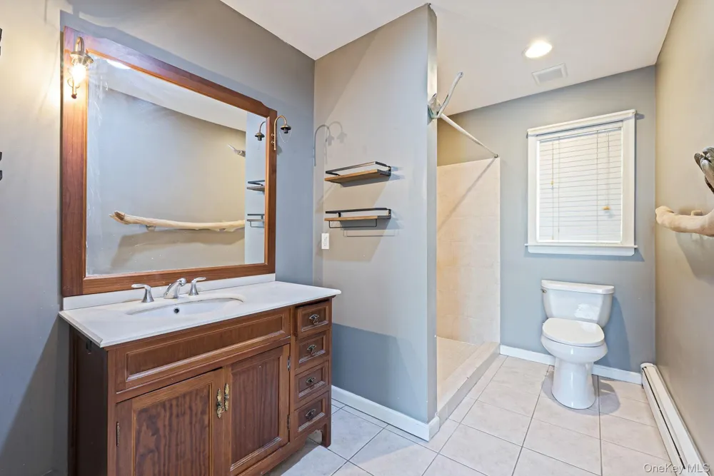 41 Cozine Road Manorville, NY 11949