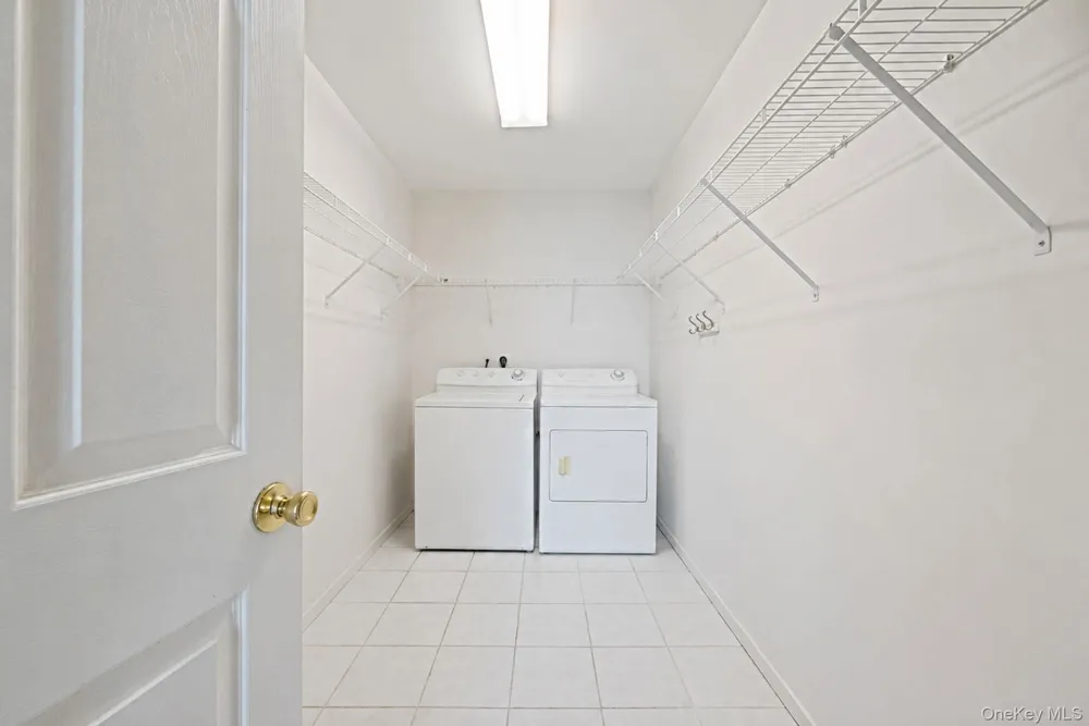 41 Cozine Road Manorville, NY 11949