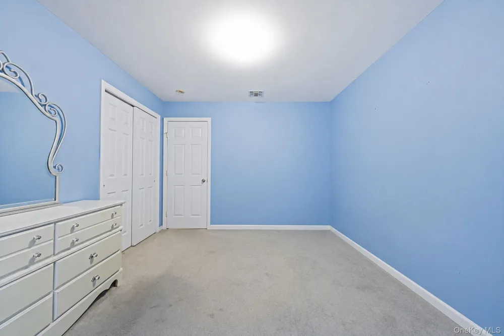 41 Cozine Road Manorville, NY 11949