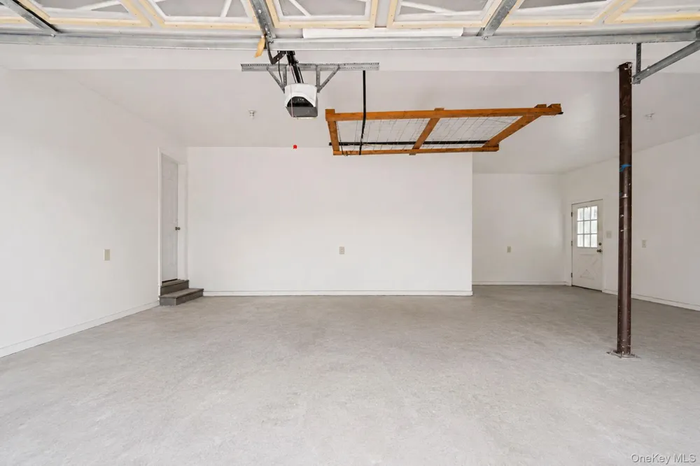 41 Cozine Road Manorville, NY 11949