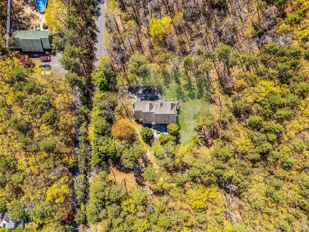 41 Cozine Road Manorville, NY 11949