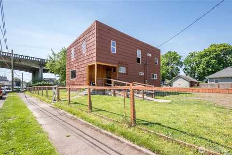 309 NW 2nd Avenue