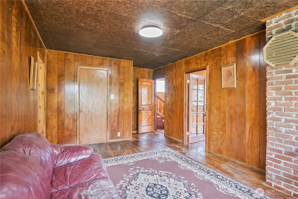 309 NW 2nd Avenue Kelso, WA 98626