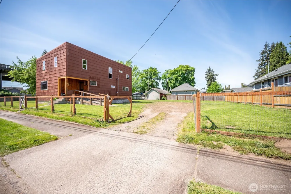 309 NW 2nd Avenue Kelso, WA 98626