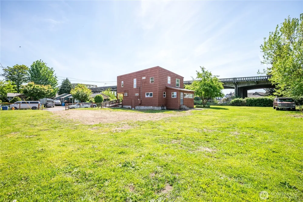 309 NW 2nd Avenue Kelso, WA 98626