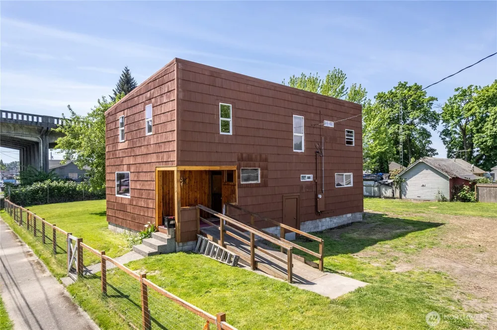 309 NW 2nd Avenue Kelso, WA 98626