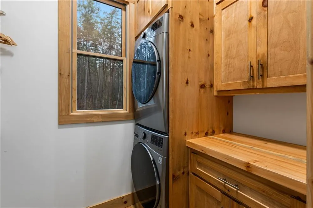 649 Lees Ride McCaysville, GA 30555