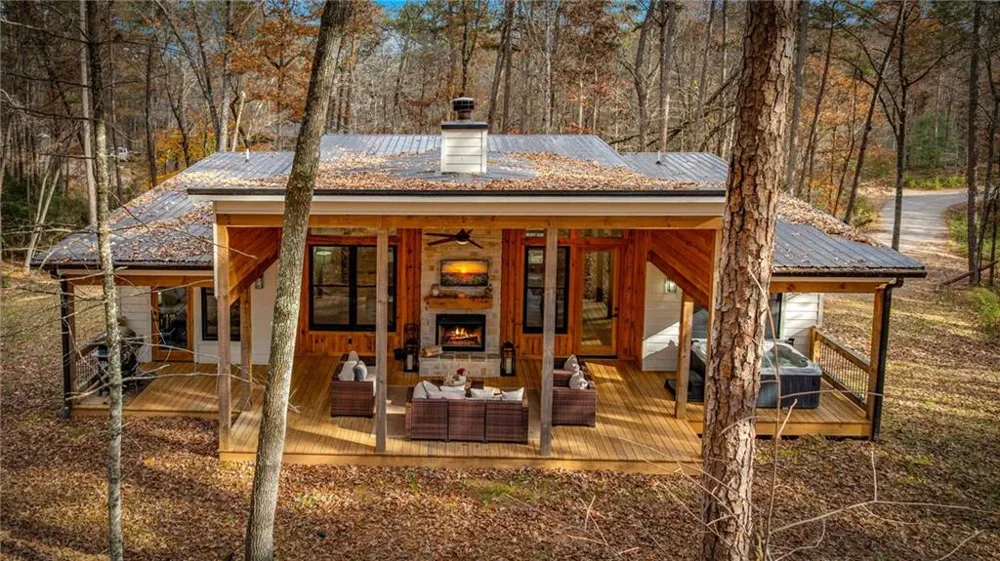 649 Lees Ride McCaysville, GA 30555