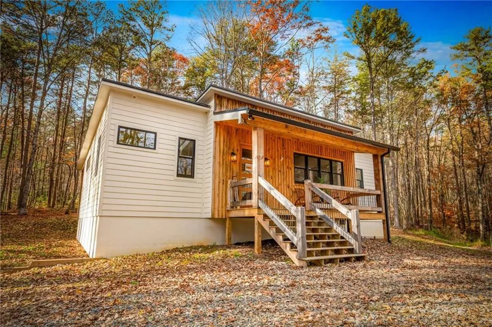 649 Lees Ride McCaysville, GA 30555