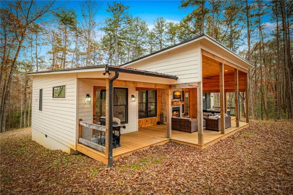649 Lees Ride McCaysville, GA 30555