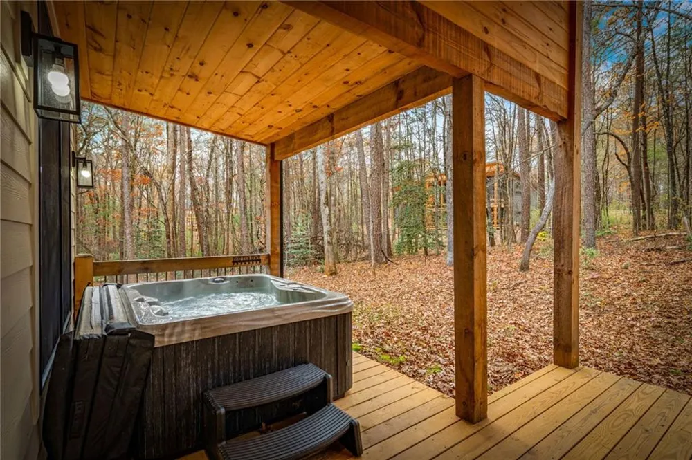 649 Lees Ride McCaysville, GA 30555