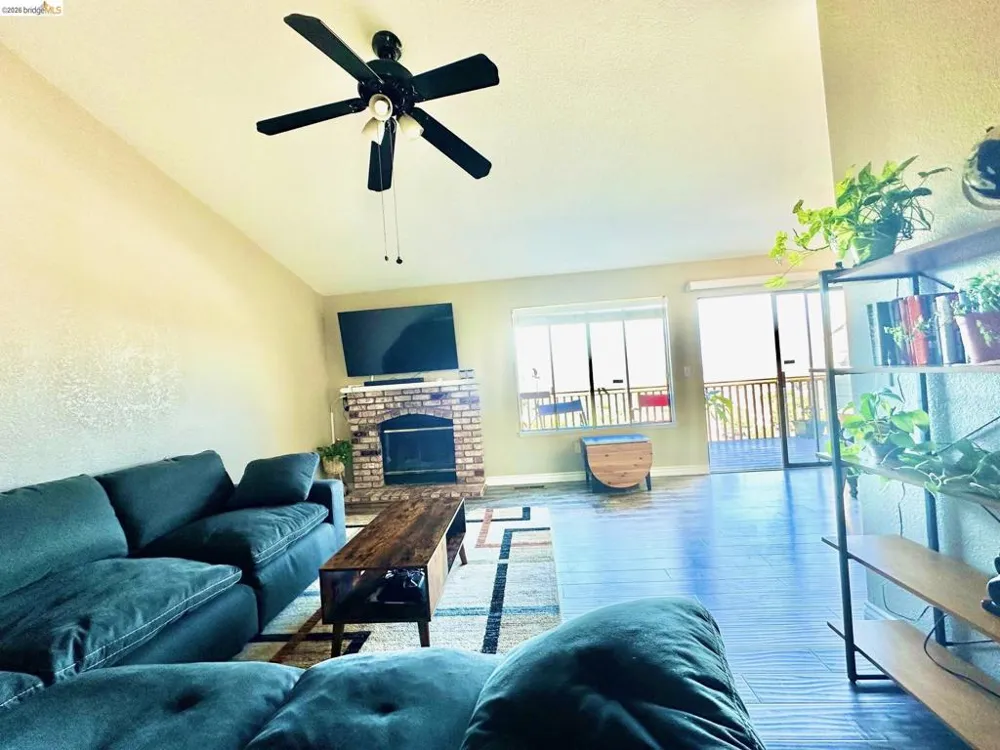 222 Manuel Ct Bay Point, CA 94565