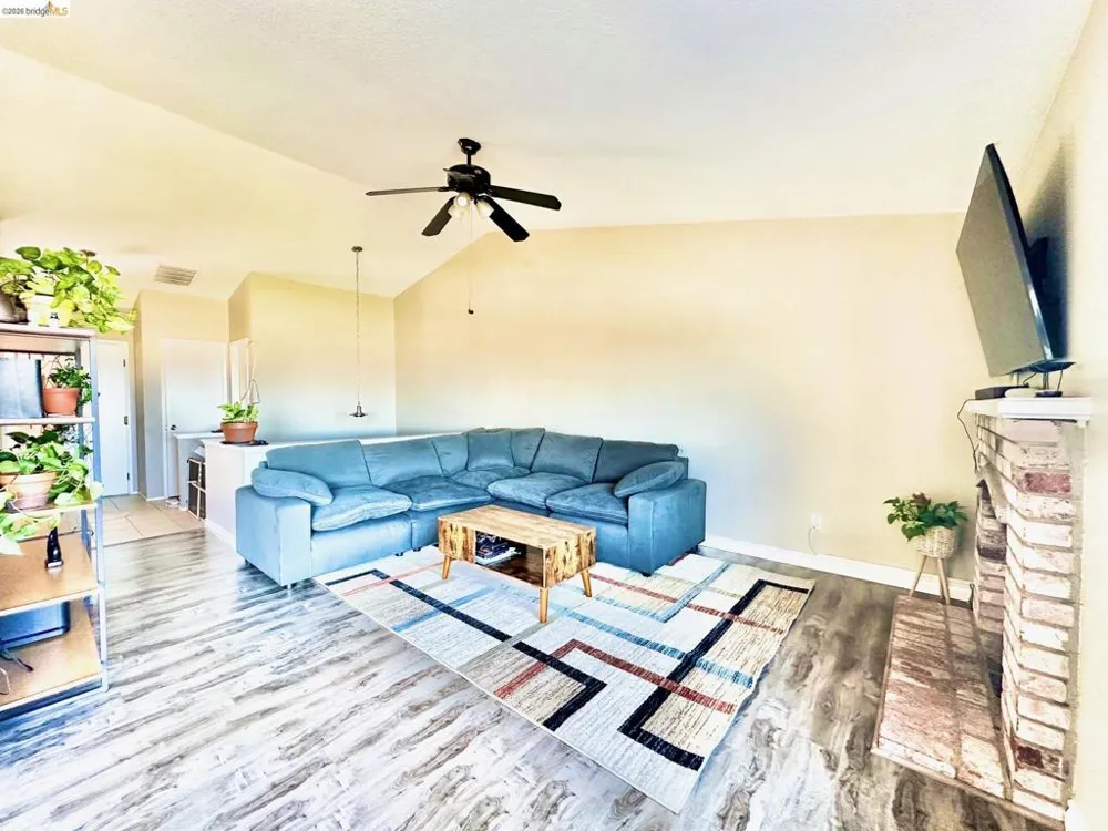 222 Manuel Ct Bay Point, CA 94565