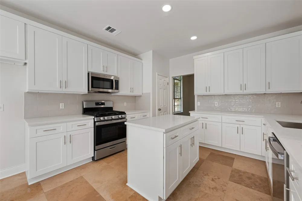 2212 Speidel Drive Pflugerville, TX 78660