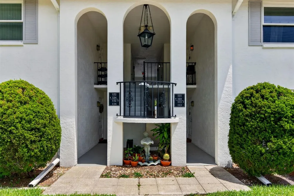 5800 HOLLYWOOD BOULEVARD #112 Sarasota, FL 34231