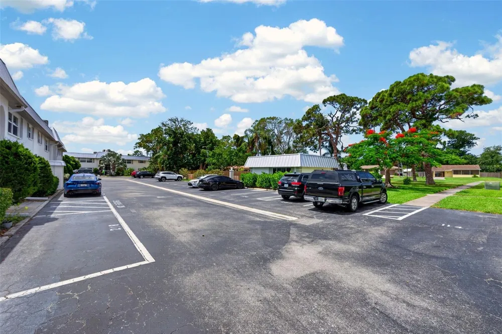 5800 HOLLYWOOD BOULEVARD #112 Sarasota, FL 34231