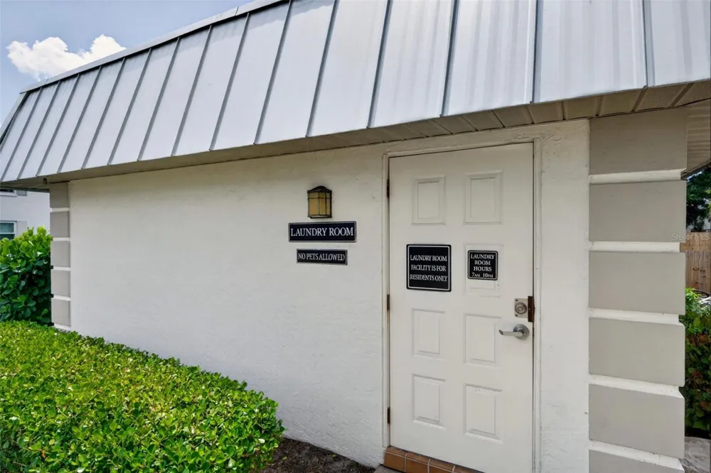 5800 HOLLYWOOD BOULEVARD #112 Sarasota, FL 34231