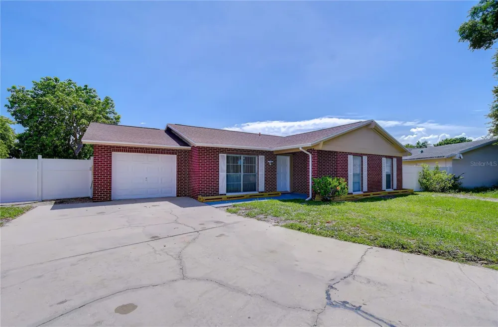 7214 NIA LANE Tampa, FL 33625