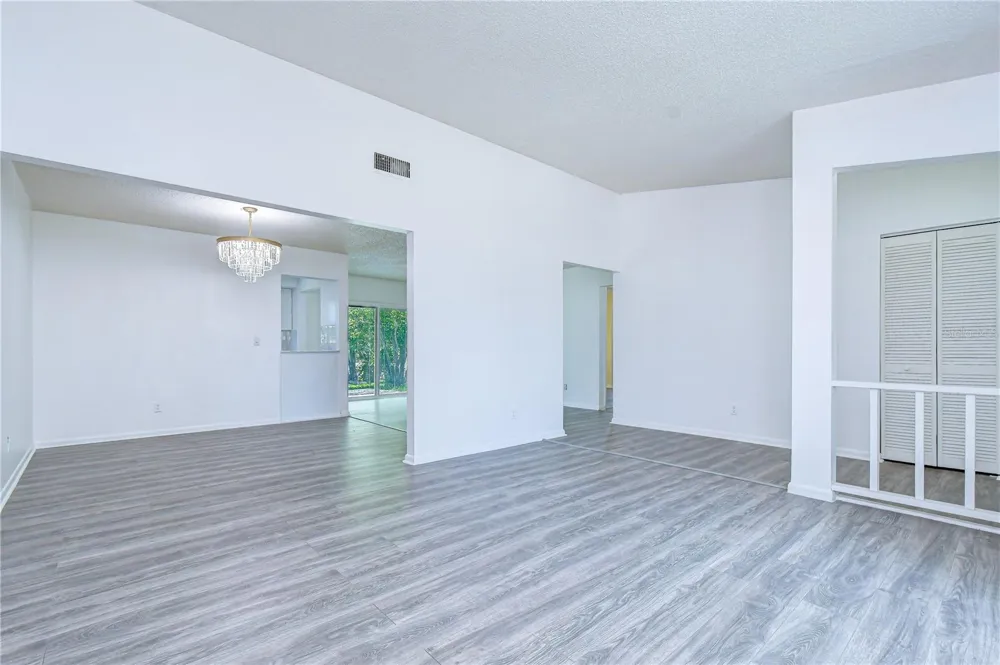 7214 NIA LANE Tampa, FL 33625
