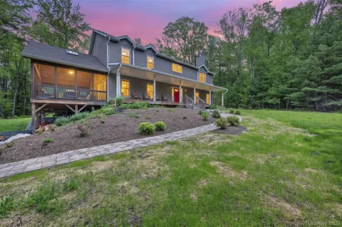 203 Wildwood Way