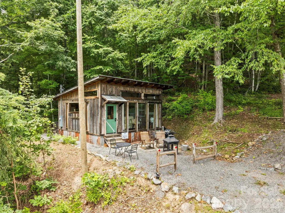 553 Paradise Mountain Road Canton, NC 28716