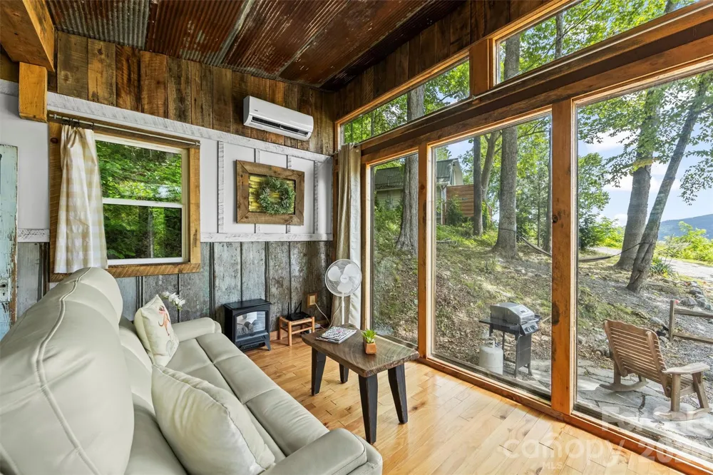 553 Paradise Mountain Road Canton, NC 28716