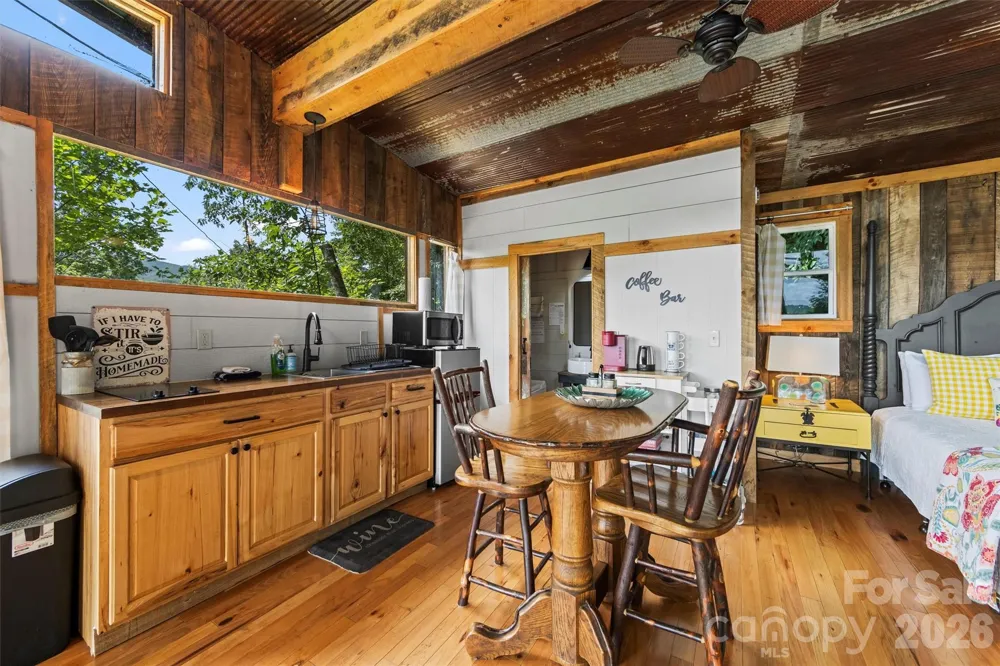 553 Paradise Mountain Road Canton, NC 28716