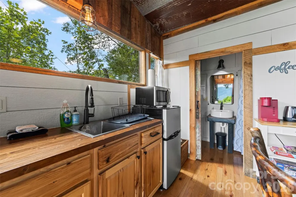 553 Paradise Mountain Road Canton, NC 28716