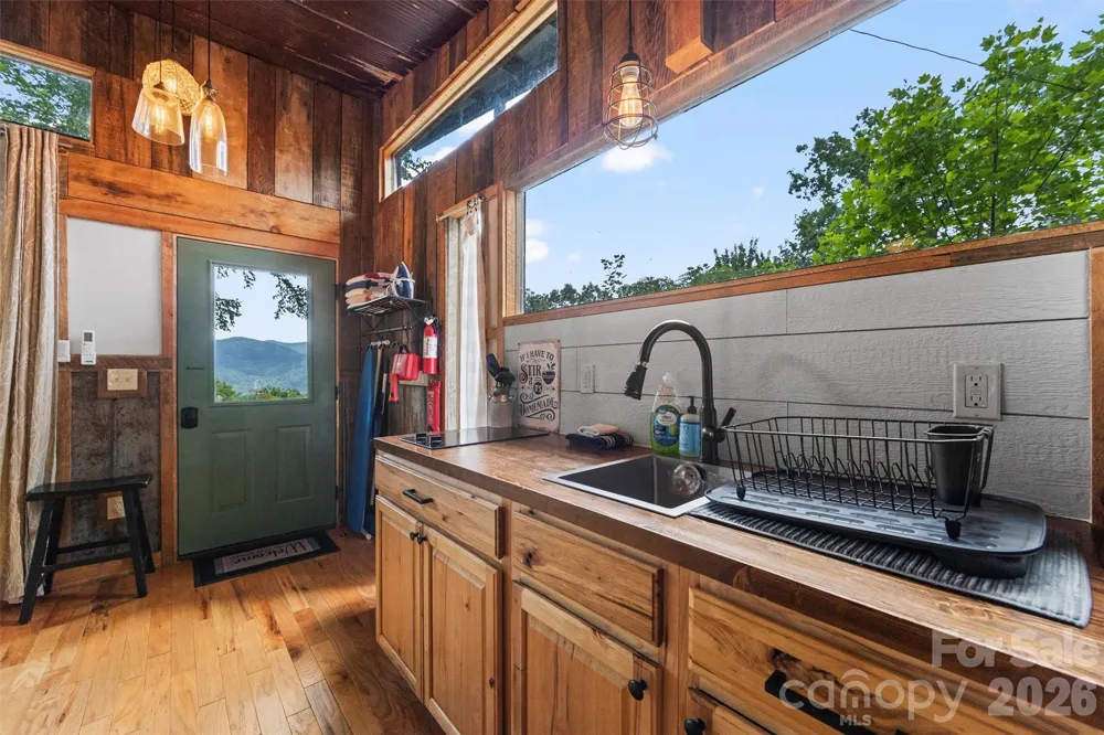 553 Paradise Mountain Road Canton, NC 28716